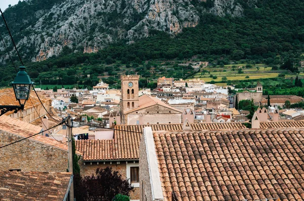 Widok miasta Pollensa z Kalwarii, Mallorca, Hiszpania — Zdjęcie stockowe