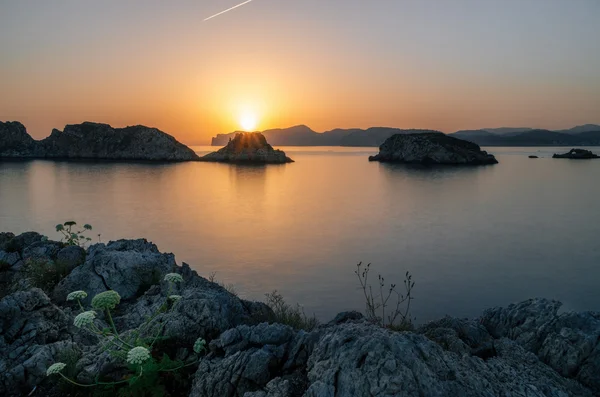 在西班牙马略卡岛帕尔马海岸线在日落时 — 图库照片