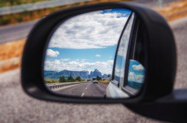 Dikiz aynası, Yunanistan görülen Meteora ve Thessaly Vadisi