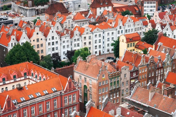 Vista aérea de casas con techos rojos, Gdansk, Polonia — Foto de Stock