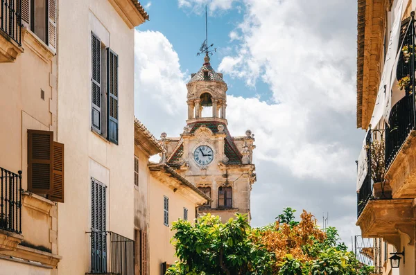 Ratusz na starym mieście, Alcudia, Majorka, Hiszpania — Zdjęcie stockowe