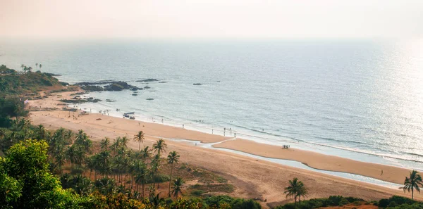 Vista superior da praia Vagator de Chapora Fort, Goa, Índia — Fotografia de Stock