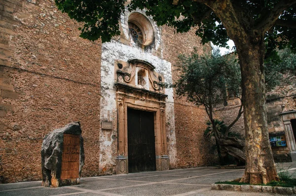 Доминиканский монастырь Санто-Доминго в Полленсе, Майорка — стоковое фото