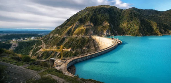 Vista panorámica de la central hidroeléctrica Enguri HES en Georgia — Foto de Stock