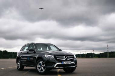 Mercedes-Benz Glc 350 e Plug-In hibrid önden görünümü