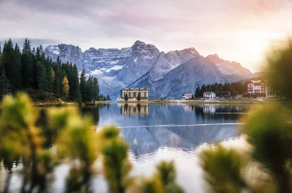 Misurina gölünde Dolomites, İtalya. — Stok fotoğraf