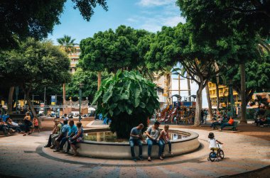 Puerto de la Cruz'da, Tenerife Charco Meydanı