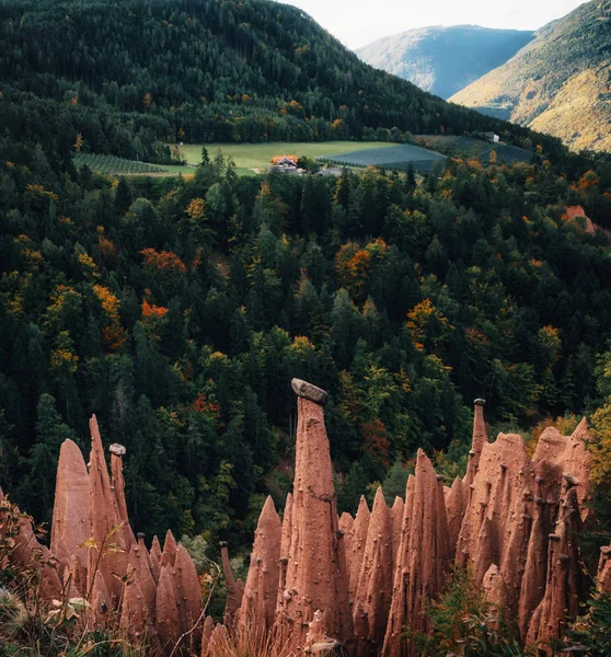 Země pyramid v regionu Jižní Tyrolsko, Itálie — Stock fotografie