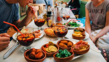 Tapas ve sangria Mallorca'da İspanyolca Cafe
