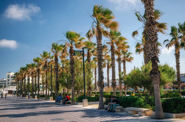 La Malvarrosa beach promenade Valencia, İspanya.