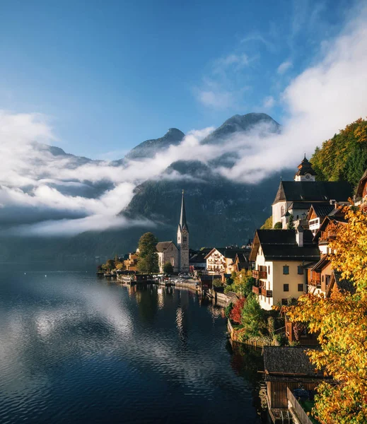Ville pittoresque de Hallstatt en automne, Autriche — Photo