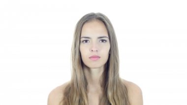 Şok, beyaz arka plan üzerinde kadın