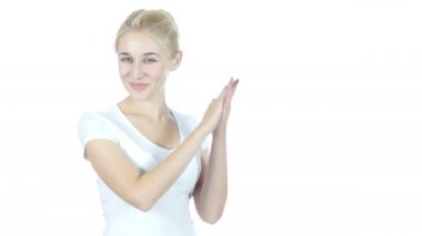 Kadın alkışlayan, beyaz arka plan