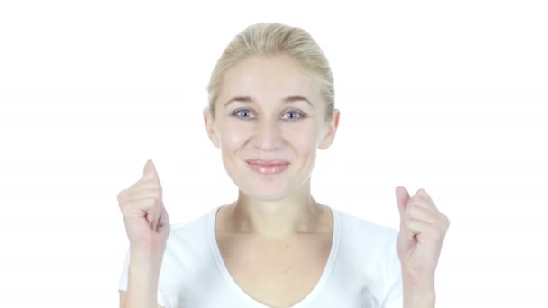 Reação ao sucesso, a mulher aplaudindo e celebrando o sucesso — Vídeo de Stock