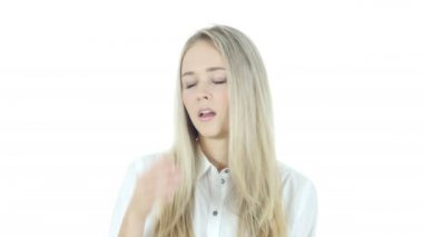 Esneme uyuklayan, güzel kadın, beyaz arka plan yorgun