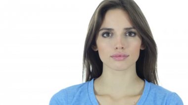 Sessizlik, jesti gizli gösterilen genç kız