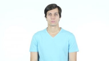 Genç Casual adam, beyaz arka plan portresi