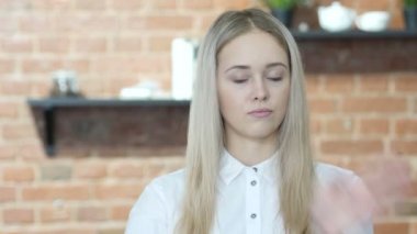 Hayır tarafından kadın, kapalı teklif reddetme eller, geçiş