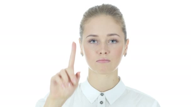 Επιχειρήσεων γυναίκα δείχνει όχι κουνώντας τα δάχτυλα, λευκό φόντο — Αρχείο Βίντεο