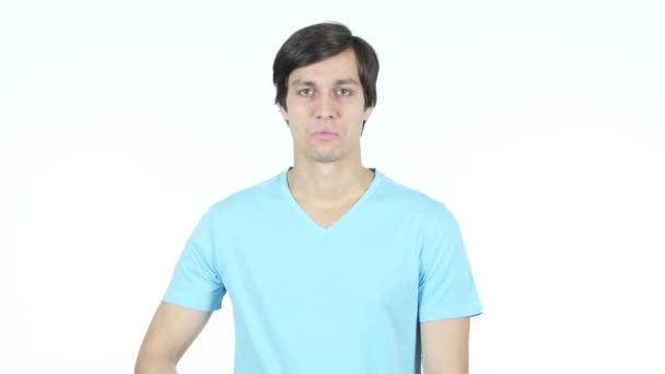 Polegares para cima por confiante jovem homem casual, fundo branco — Vídeo de Stock