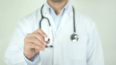 Sinir hastalığı, Doktor şeffaf ekran üzerine yazma