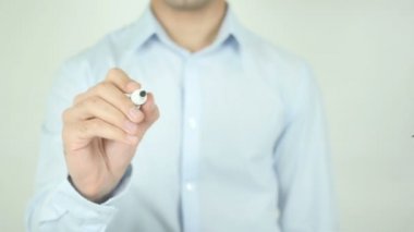 İşadamı, şeffaf ekranda yazma