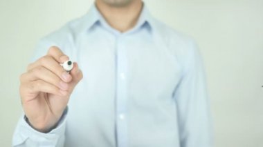 İşkadını, şeffaf ekranda yazma