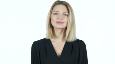 Gülümseyen kadın, beyaz arka plan