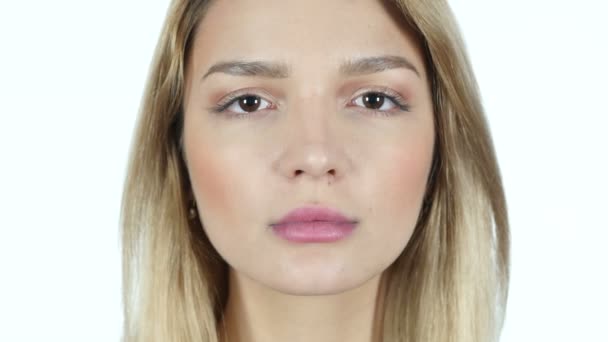 Gros plan de visage de jeune femme — Video