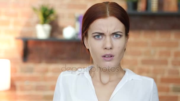 Yelling, Angry Woman Portrait — Stock Video