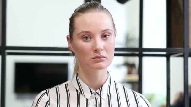 Portrait Of Young Woman, Office — Stock Video