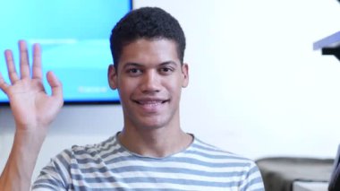 Merhaba genç siyah adam tarafından