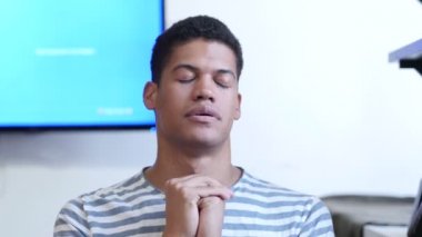 Siyah adam dua, Tanrım bana yardım et