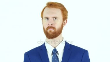 Reddetmek için Hayır kırmızı saç sakal işadamı tarafından kafa sallayarak