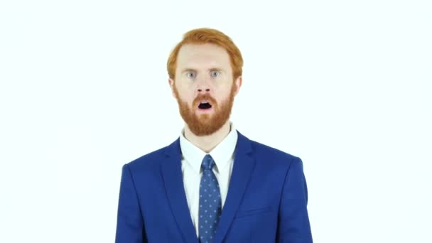 Choc, surprise inattendue, barbe aux cheveux roux Homme d'affaires — Video