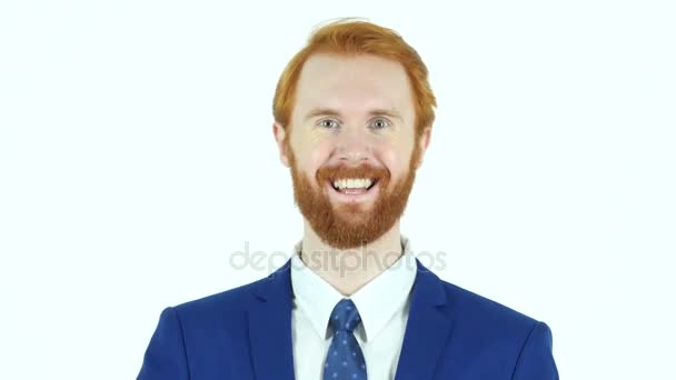 Parlando con la macchina fotografica, Video chat online, Uomo d'affari barba capelli rossi — Video Stock