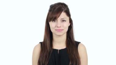 Başparmak yukarıya genç kız, beyaz arka plan tarafından