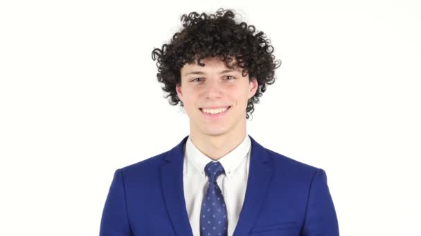 Lächelnd glücklich junger Geschäftsmann, weißer Hintergrund — Stockvideo