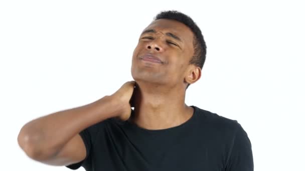 累了的黑人男子，颈部疼痛 — 图库视频影像