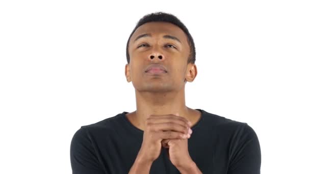 Молячись жесту, чорна людина — стокове відео