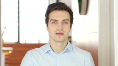 Dur, jest adam, kapalı tarafından