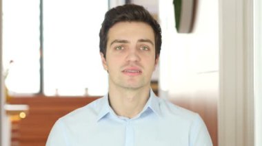 Üzgün adam başarısızlık, kapalı tepki