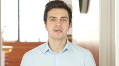 Çığlık atan adam, kapalı
