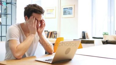 Baş ağrısı, iş yerinde üzgün gergin Tasarımcısı