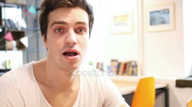 Şok, tasarımcı için sürpriz jesti