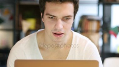 Tasarımcısı başarı iş, önden görünüm için heyecanlı