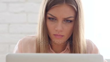 Kaybı, proje felaket, önden görünüm tarafından üzgün