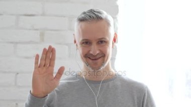 Webcam sohbet tarafından orta yaşlı adam ofiste
