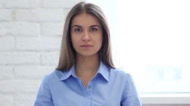Üzgün kadın duygu üzgün, gözyaşı ağlıyor