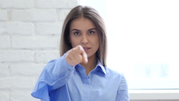 Portrait of Woman Pointing at Camera in Office — Stock Video